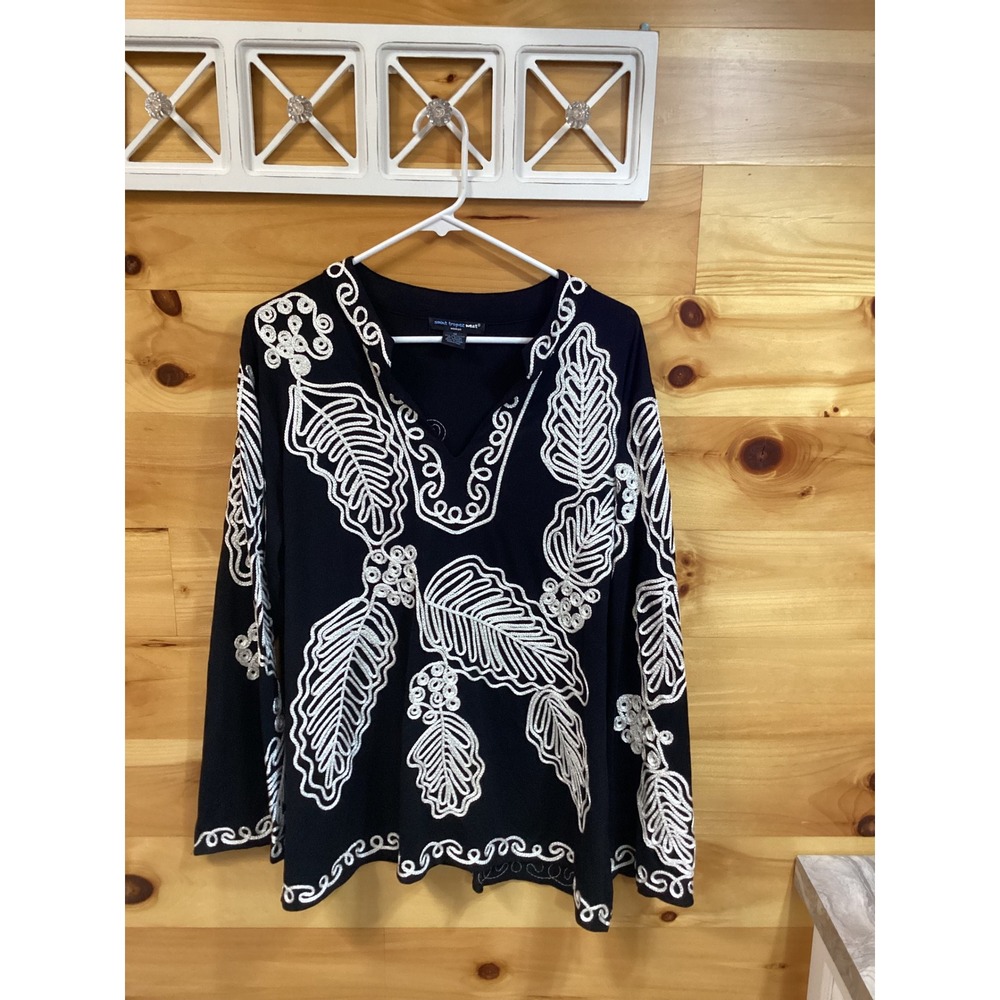 Saint Tropez West Women 1X Black White Soutache Embroidered Bell Sleeve Top
